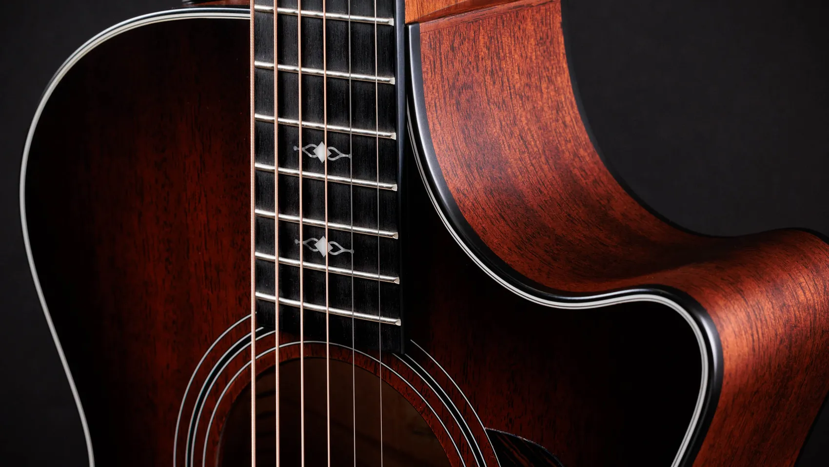 テイラー　Taylor 322ce 12Fret BW 2017 Amazon.com: Taylor Guitars 322ce 12-Fret Grand Concert Acoustic